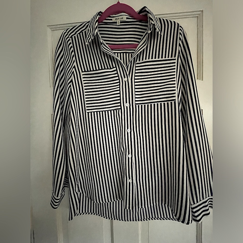 Bleuh Ciel Women’s navy and white long sleeve button up blouse.